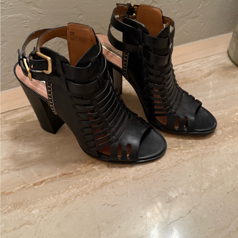Halogen Black Strappy Heeled bootie Sandals